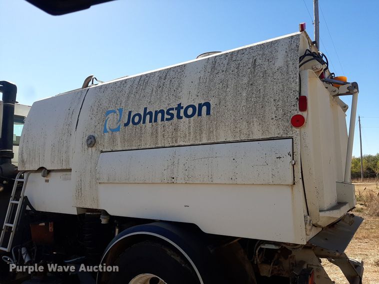 image for item KD9093 2004 Freightliner FC80  street sweeper truck