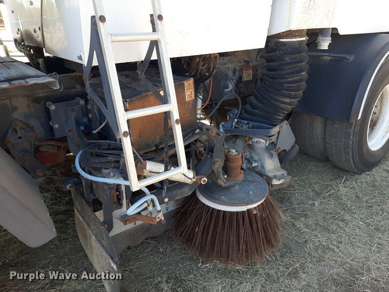 image for item KD9093 2004 Freightliner FC80  street sweeper truck