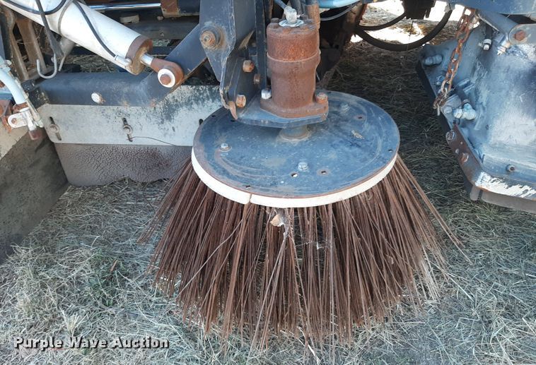 image for item KD9093 2004 Freightliner FC80  street sweeper truck