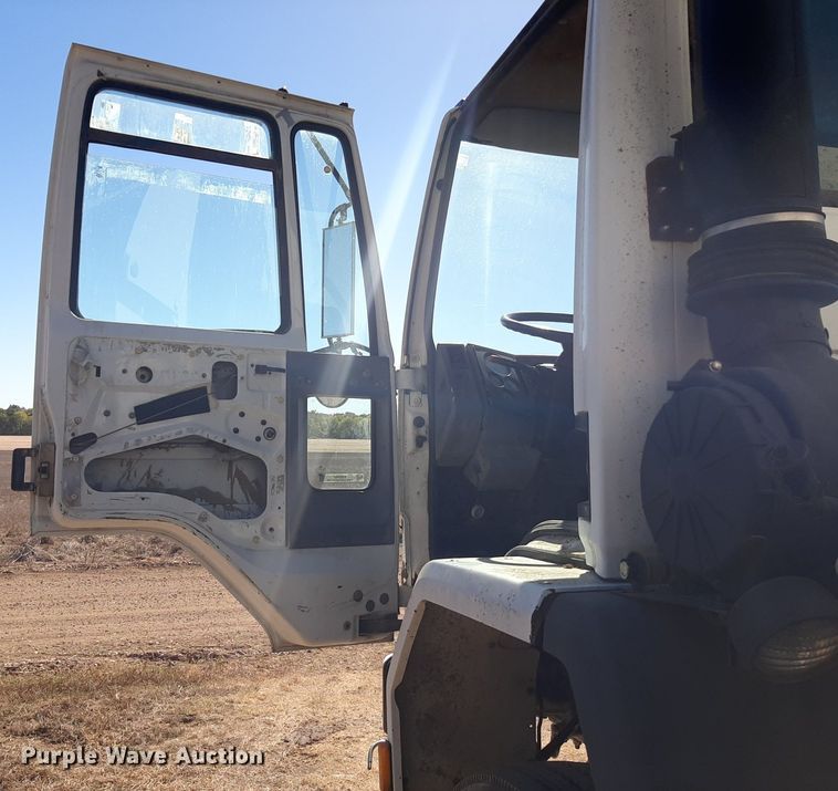 image for item KD9093 2004 Freightliner FC80  street sweeper truck