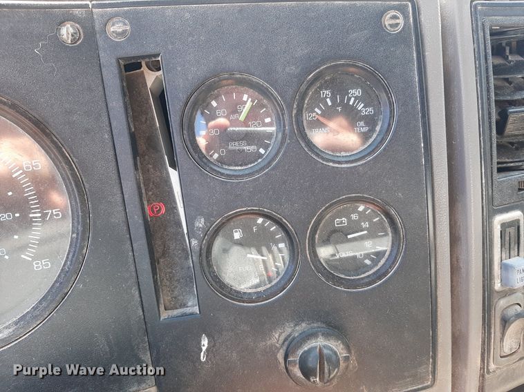 image for item KD9093 2004 Freightliner FC80  street sweeper truck