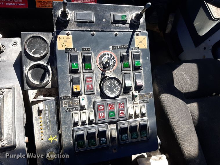 image for item KD9093 2004 Freightliner FC80  street sweeper truck