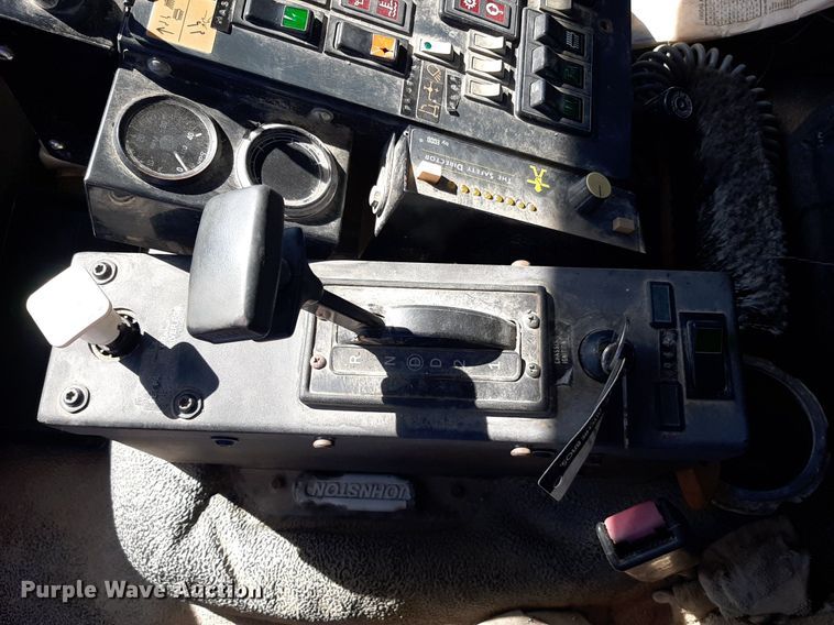 image for item KD9093 2004 Freightliner FC80  street sweeper truck