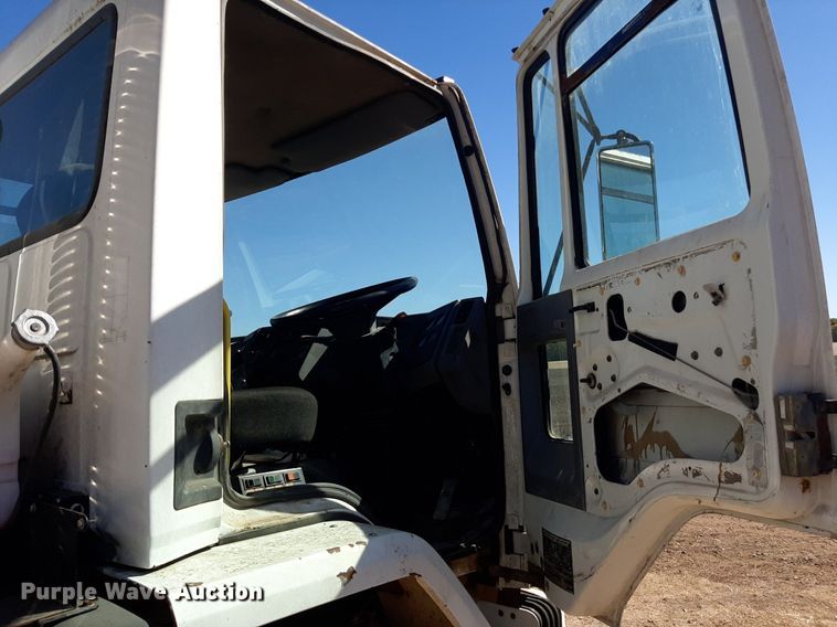 image for item KD9093 2004 Freightliner FC80  street sweeper truck