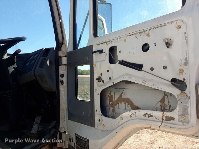 image for item KD9093 2004 Freightliner FC80  street sweeper truck