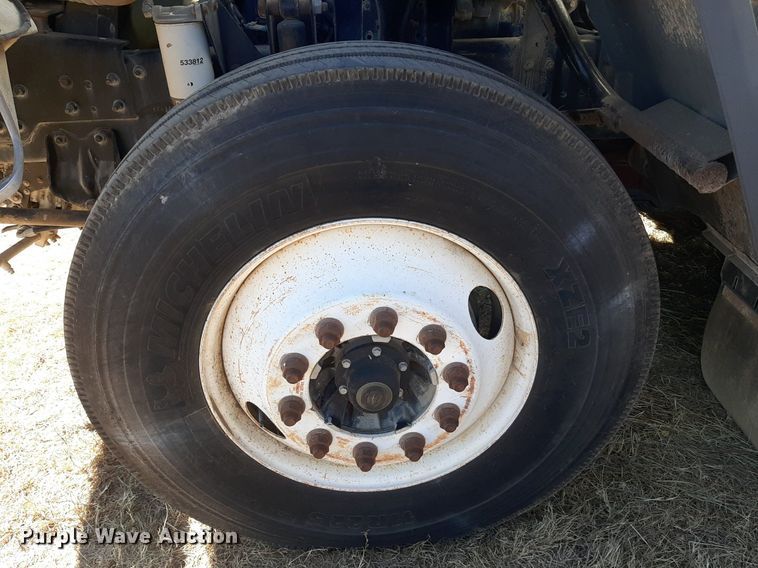 image for item KD9093 2004 Freightliner FC80  street sweeper truck