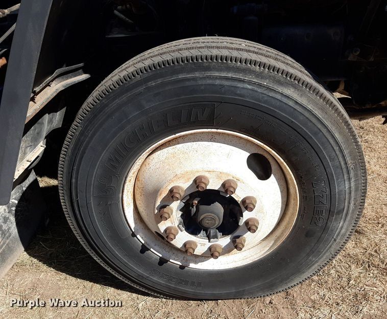 image for item KD9093 2004 Freightliner FC80  street sweeper truck