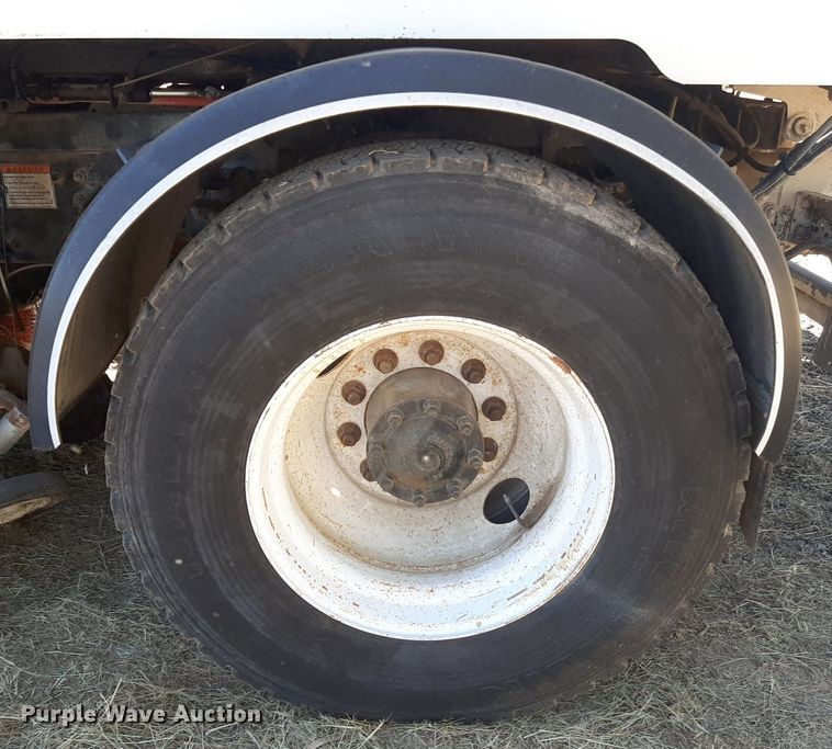 image for item KD9093 2004 Freightliner FC80  street sweeper truck