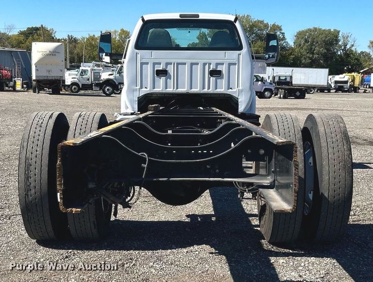 image for item KH9543 2017 Ford F750 Super Duty  truck cab and chassis