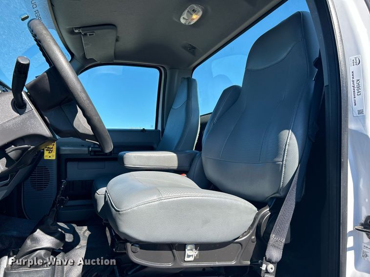 image for item KH9543 2017 Ford F750 Super Duty  truck cab and chassis