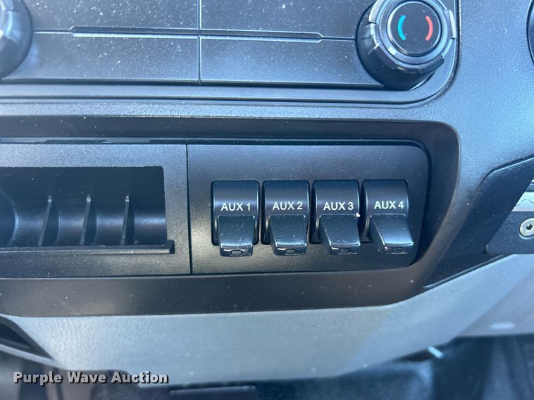 image for item KH9543 2017 Ford F750 Super Duty  truck cab and chassis