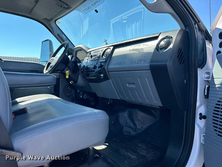 image for item KH9543 2017 Ford F750 Super Duty  truck cab and chassis