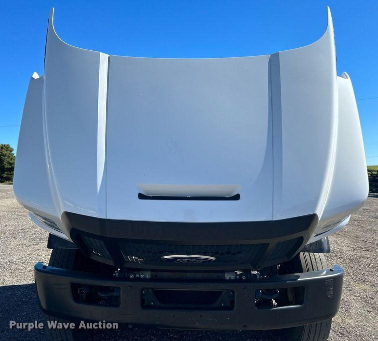 image for item KH9543 2017 Ford F750 Super Duty  truck cab and chassis