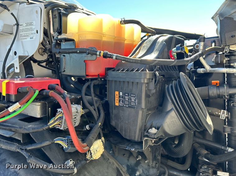 image for item KH9543 2017 Ford F750 Super Duty  truck cab and chassis