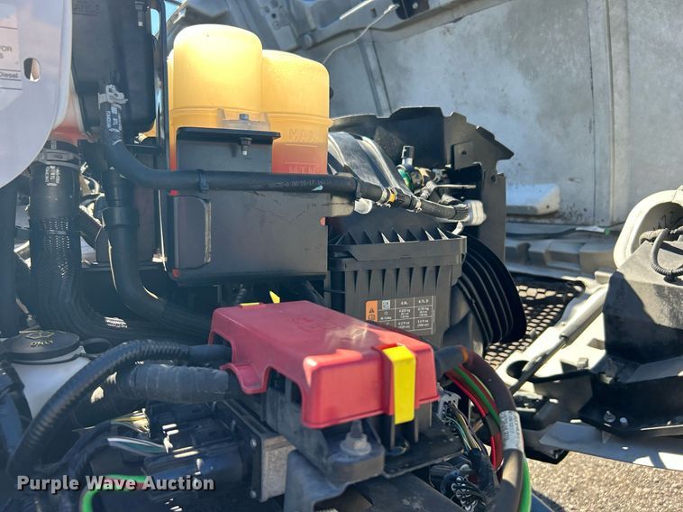 image for item KH9543 2017 Ford F750 Super Duty  truck cab and chassis