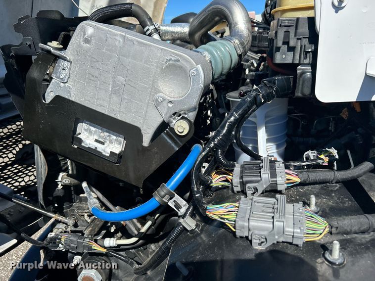 image for item KH9543 2017 Ford F750 Super Duty  truck cab and chassis