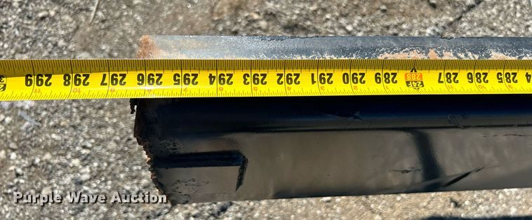 image for item KH9543 2017 Ford F750 Super Duty  truck cab and chassis