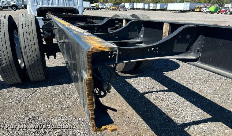 image for item KH9543 2017 Ford F750 Super Duty  truck cab and chassis