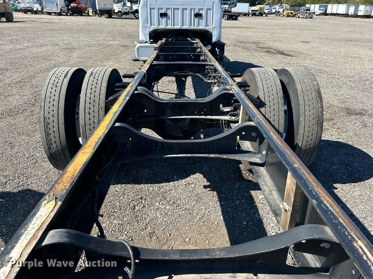 image for item KH9543 2017 Ford F750 Super Duty  truck cab and chassis