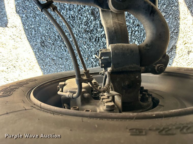 image for item KH9543 2017 Ford F750 Super Duty  truck cab and chassis