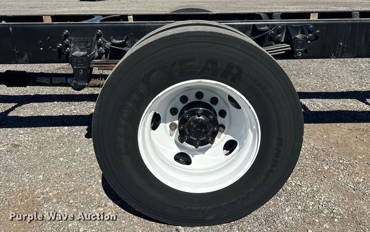 image for item KH9543 2017 Ford F750 Super Duty  truck cab and chassis