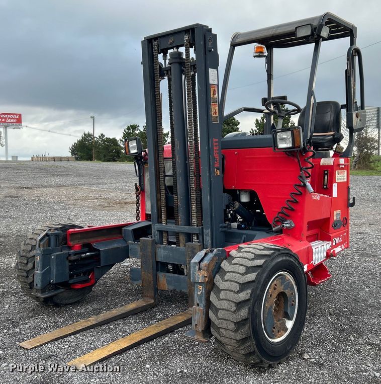 image for item KH9556 2007 Moffett M55.4  forklift