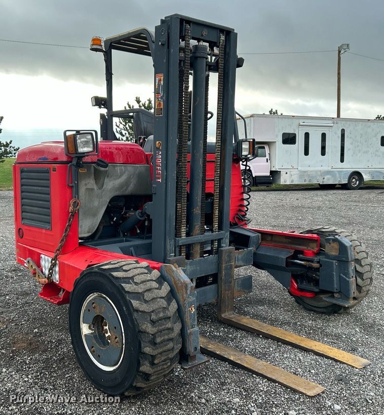 image for item KH9556 2007 Moffett M55.4  forklift