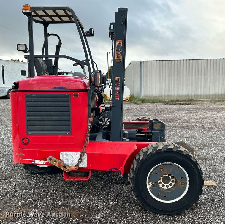 image for item KH9556 2007 Moffett M55.4  forklift