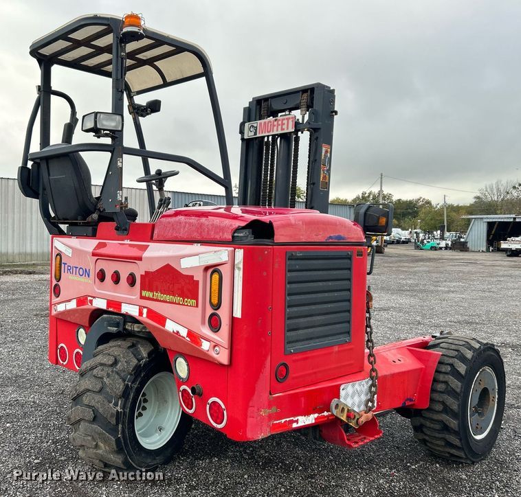 image for item KH9556 2007 Moffett M55.4  forklift