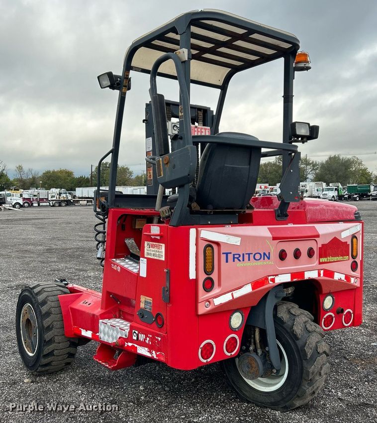 image for item KH9556 2007 Moffett M55.4  forklift