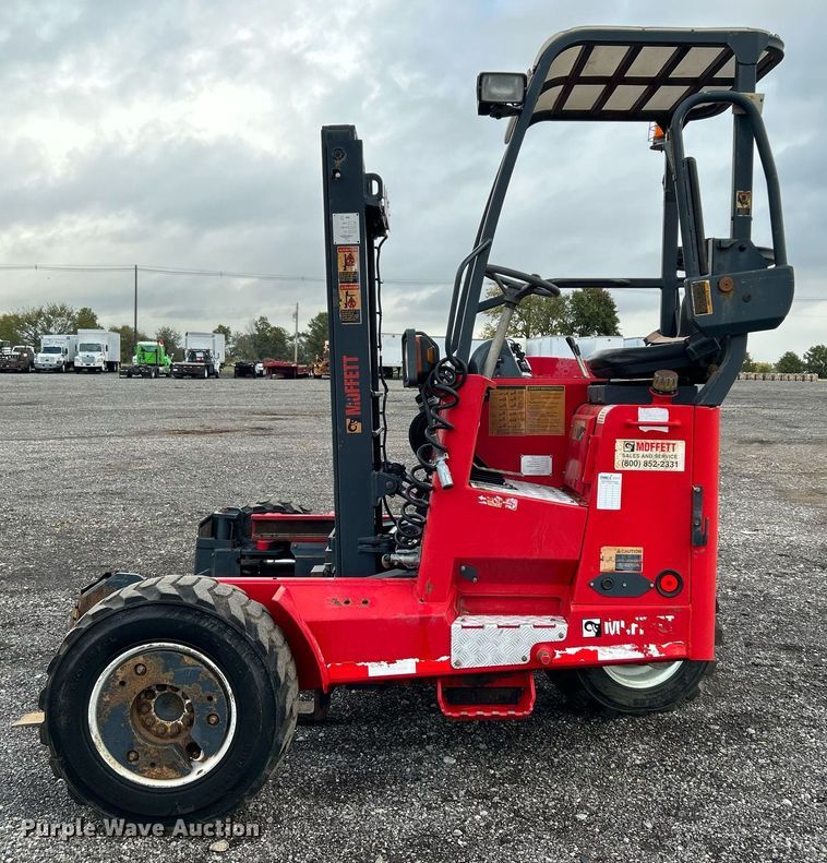 image for item KH9556 2007 Moffett M55.4  forklift