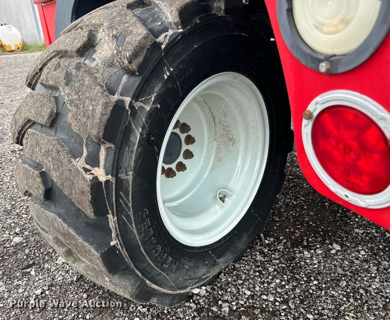 image for item KH9556 2007 Moffett M55.4  forklift