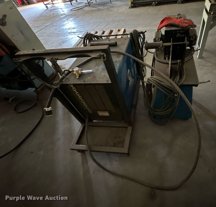 image for item KT9270 Miller Deltaweld 452  welder