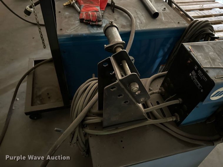 image for item KT9270 Miller Deltaweld 452  welder
