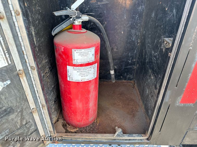 image for item KW9199 2007 Freightliner Columbia  flatbed truck