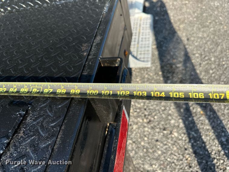 image for item KW9199 2007 Freightliner Columbia  flatbed truck