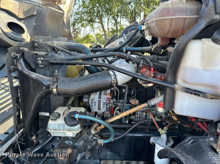 image for item KW9199 2007 Freightliner Columbia  flatbed truck