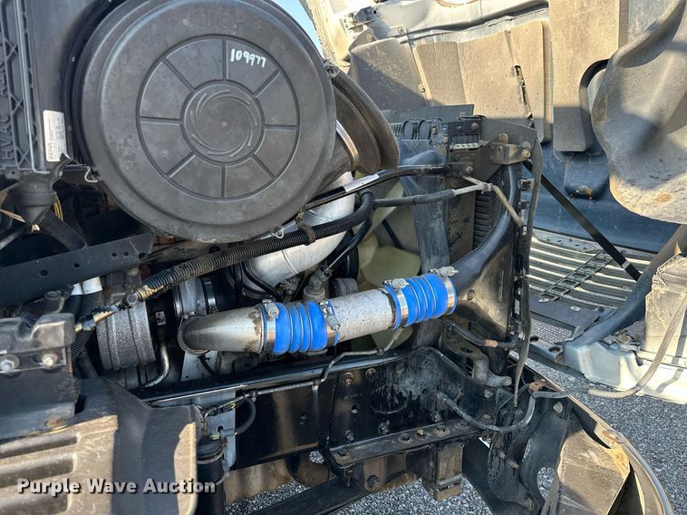 image for item KW9199 2007 Freightliner Columbia  flatbed truck