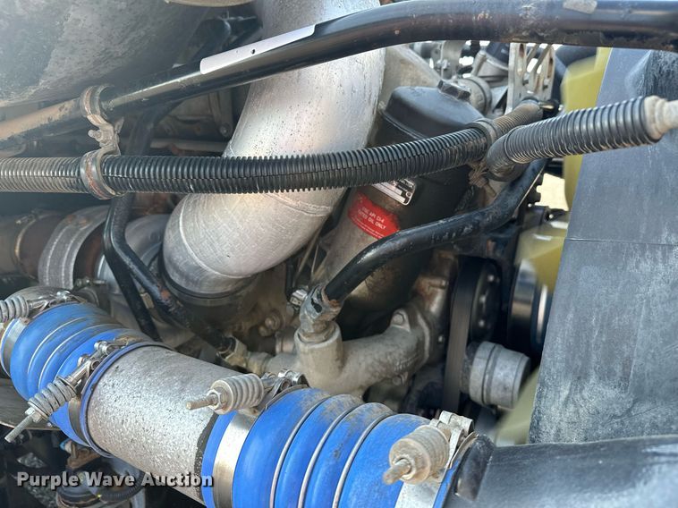 image for item KW9199 2007 Freightliner Columbia  flatbed truck