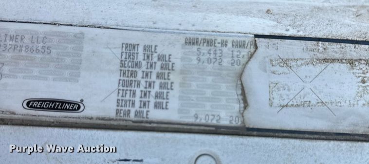 image for item KW9199 2007 Freightliner Columbia  flatbed truck