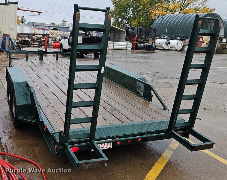 image for item LB9553 2001 CNBL  equipment trailer
