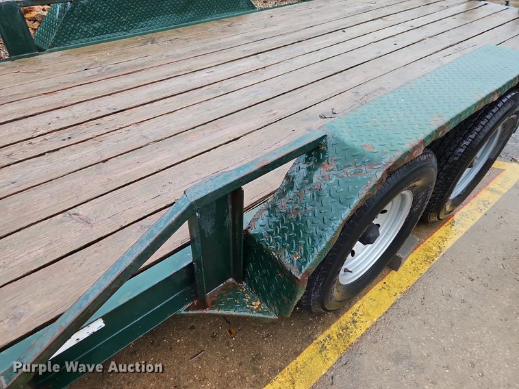 image for item LB9553 2001 CNBL  equipment trailer