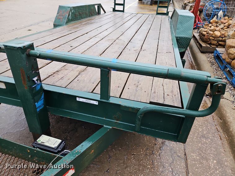 image for item LB9553 2001 CNBL  equipment trailer