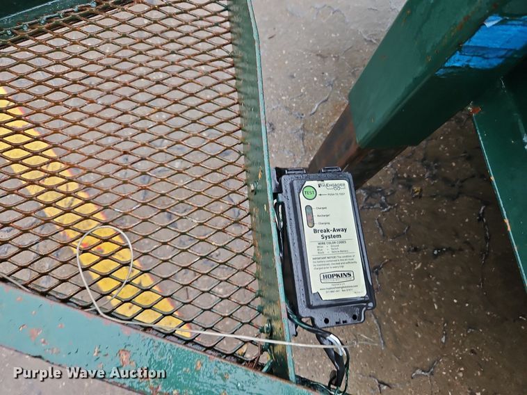 image for item LB9553 2001 CNBL  equipment trailer