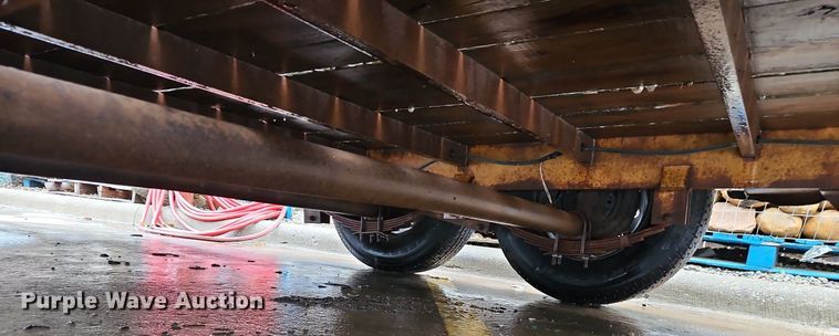 image for item LB9553 2001 CNBL  equipment trailer