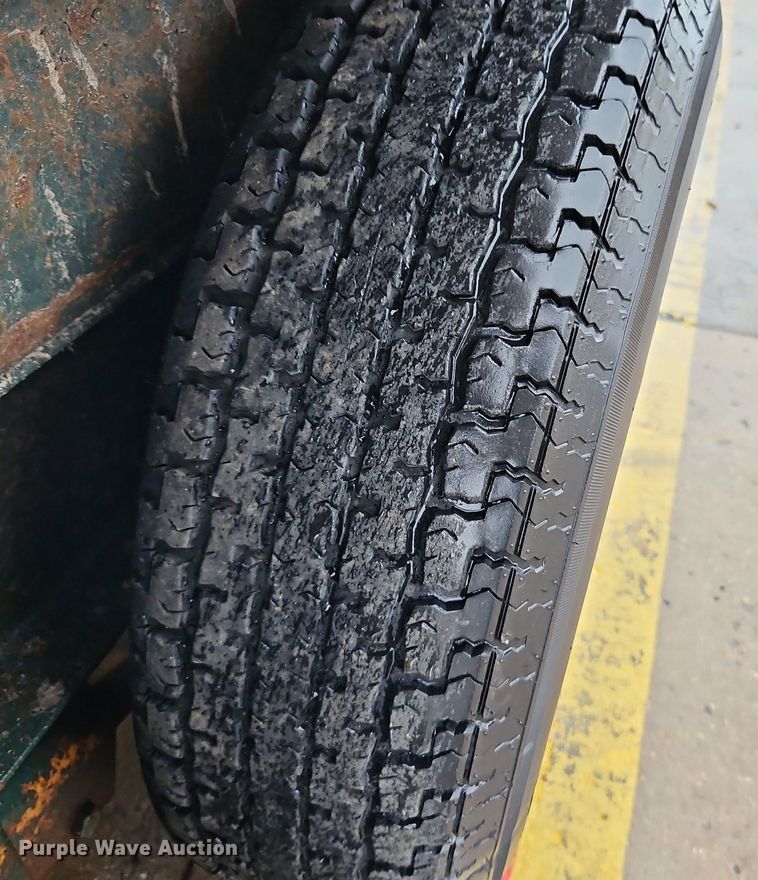 image for item LB9553 2001 CNBL  equipment trailer