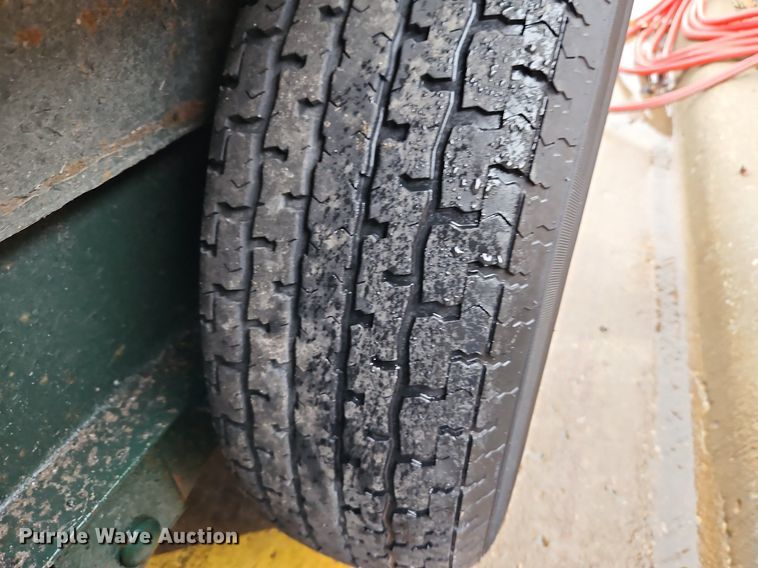 image for item LB9553 2001 CNBL  equipment trailer