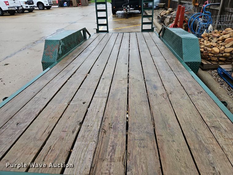 image for item LB9553 2001 CNBL  equipment trailer