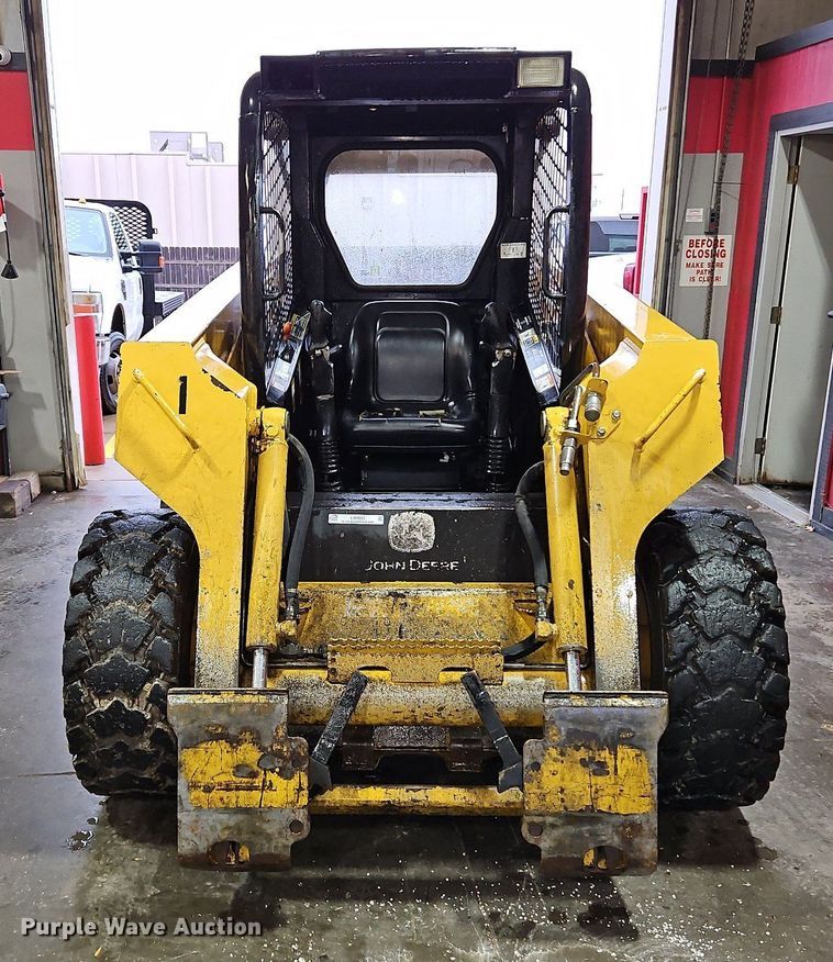 image for item LB9555 2007 John Deere 325  skid steer loader