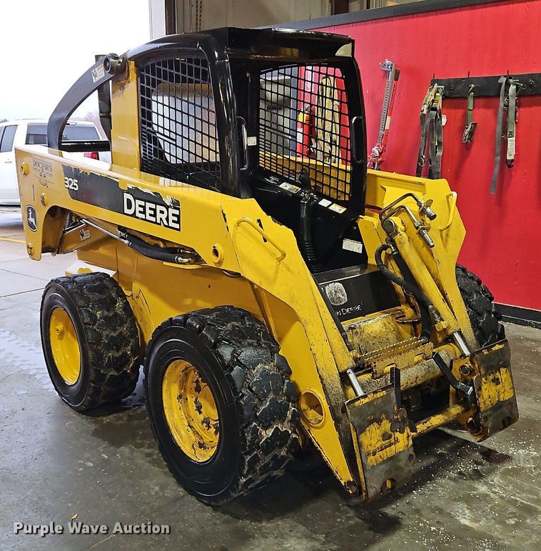 image for item LB9555 2007 John Deere 325  skid steer loader